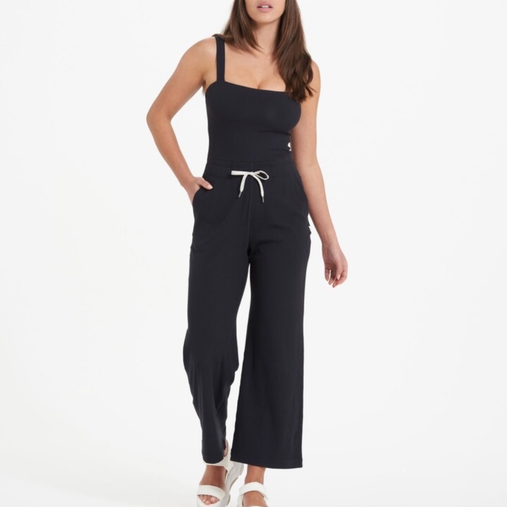 NWOT Vuori Pose Jumpsuit Black XS